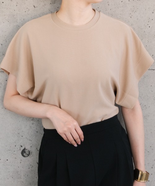 aquagarage(アクアガレージ)の「ワイドスリーブTシャツ(Tシャツ/カットソー・レディース・ブラック/ダークブラウン/ホワイト/ベージュ・L/M)」の5枚目の写真