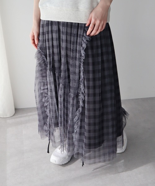 earth music&ecology（アースミュージックアンドエコロジー）の「チュールアシンメトリーフリルスカート（スカート・レディース・ライトグレー/ライトベージュ/ブルー系その他3/ブラック系その他3・FREE）」の5枚目の写真