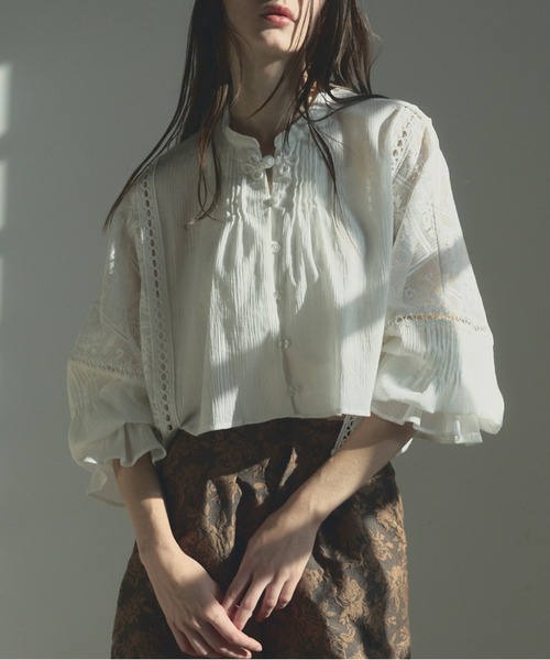 Muel Chic（ミュエルシック）の「Pam lace blouse  パムレースブラウス（シャツ/ブラウス・レディース・ホワイト/コーラルピンク/ブラック・FREE）」の2枚目の写真