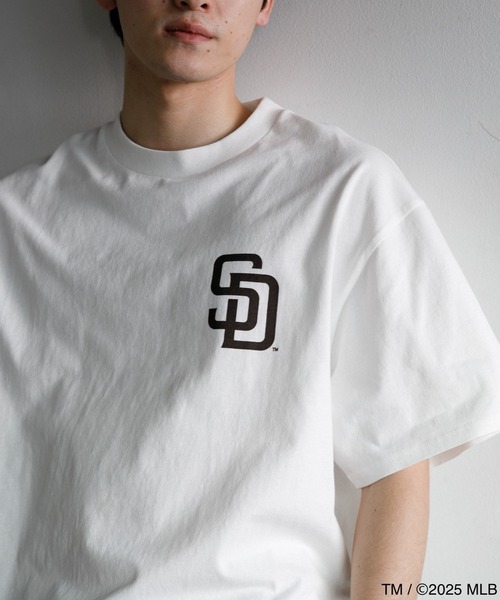即完売　レア商品　アズール　MLB　LA　ショート丈　Tシャツ　出品迷い中♡ 別注MLB Tee- SAN DIEGO PADRES（Tシャツ/カットソー