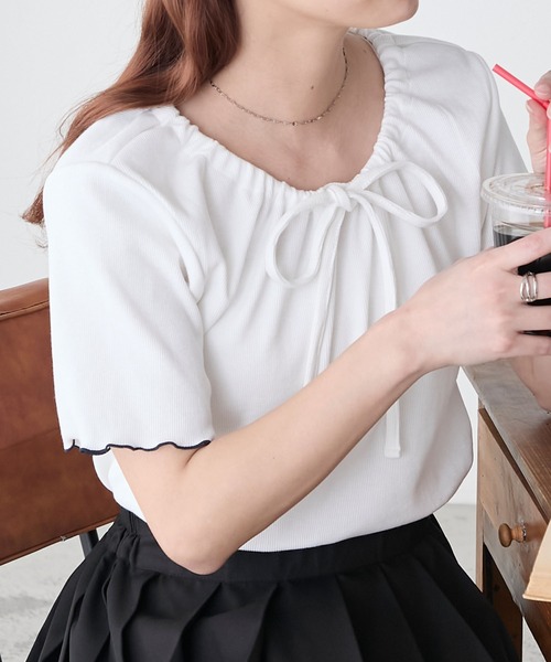 BONLECILL(ボンルシール)の「リボンネック配色メロウリブT(Tシャツ/カットソー・レディース・レッド/ブラック×ホワイト/ネイビー系1/オフホワイト/チャコールグレー・FREE)」の2枚目の写真