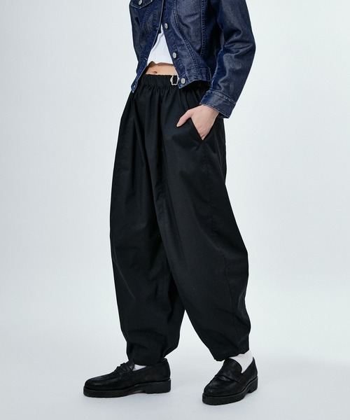 M TO R（ムウトアール）の「BALOON VOLUME PANTS（その他パンツ・レディース・ブラック/ベージュ・38/40）」の6枚目の写真