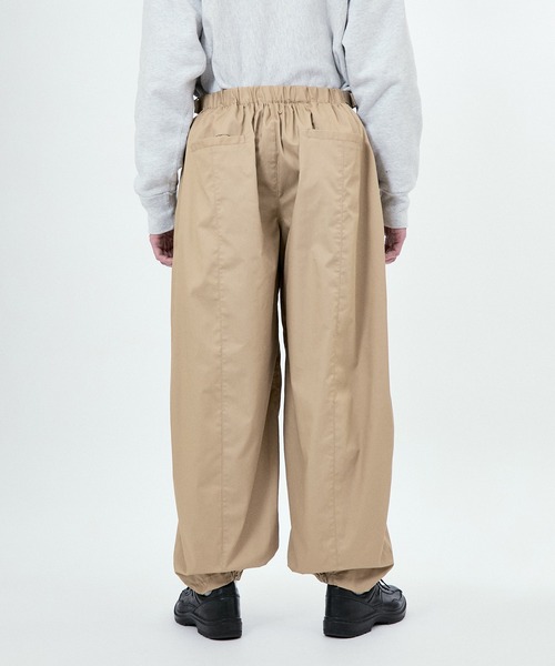 M TO R（ムウトアール）の「BALOON VOLUME PANTS（その他パンツ・レディース・ベージュ/ブラック・38/40）」の7枚目の写真