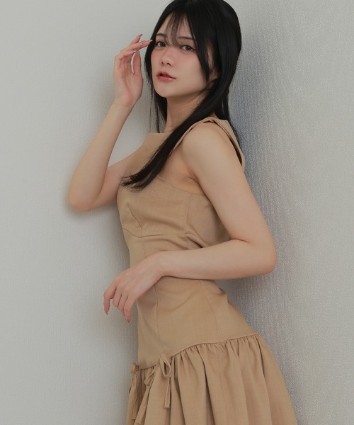 M DOLLY(エムドリー)の「sleeveless ribbon gather dress/ノースリーブリボンギャザーワンピース(ワンピース・レディース・ベージュ/ブラック・XS/M/S)」の11枚目の写真
