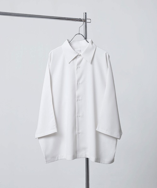 NILWAY（ニルウェイ）の「ドレープーサマーオーバーサイズドルマンレギュラーカラーシャツ（シャツ/ブラウス・メンズ・ネイビー/ライトグレー/ブラック/ブラック系/ブルー/ダークグリーン/オフホワイト/グレー系/チャコールグレー/ネイビー系/ホワイト系・LARGE/MEDIUM）」の2枚目の写真