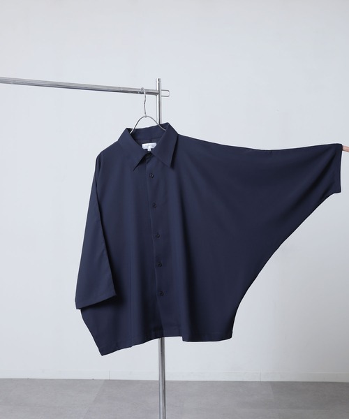 NILWAY（ニルウェイ）の「ドレープーサマーオーバーサイズドルマンレギュラーカラーシャツ（シャツ/ブラウス・メンズ・ネイビー/ライトグレー/ブラック/ブラック系/ブルー/ダークグリーン/オフホワイト/グレー系/チャコールグレー/ネイビー系/ホワイト系・LARGE/MEDIUM）」の13枚目の写真