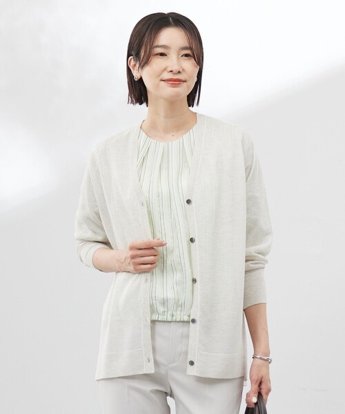 J.PRESS(ジェイプレス)の「【WEB限定カラーあり・洗える】Vis/Peスパーク ニット カーディガン(カーディガン/ボレロ・レディース・アイボリー系/ライトグレー系/ダークブラウン系/ブラウン系/イエロー系・T13)」の1枚目の写真