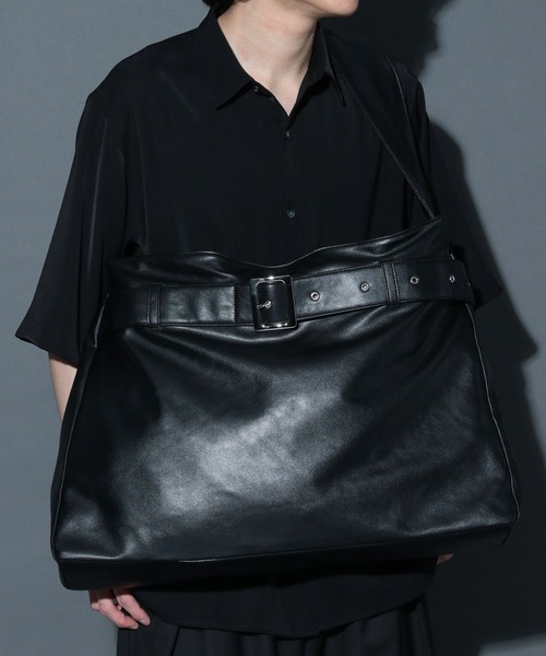 HARE（ハレ）の「タスキベルトショルダーBAG(HARE)（ショルダーバッグ・メンズ・ブラック/グレー系その他・FREE）」の3枚目の写真