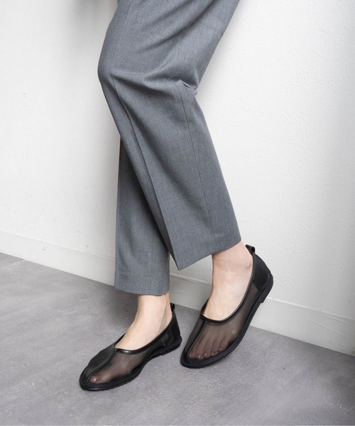 Fabby fabby(ファビィーファビィー)の「メッシュシアーフラットシューズ(パンプス・レディース・ブラック/ベージュ・LARGE/MEDIUM/SMALL)」の11枚目の写真