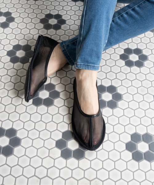 Fabby fabby(ファビィーファビィー)の「メッシュシアーフラットシューズ(パンプス・レディース・ブラック/ベージュ・LARGE/MEDIUM/SMALL)」の13枚目の写真