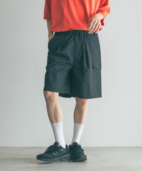 LOWRYS FARM（ローリーズファーム）の「ナイロンカーゴショーツ　 455562（カーゴパンツ・メンズ・ブラック/グレー・LARGE/MEDIUM）」の2枚目の写真