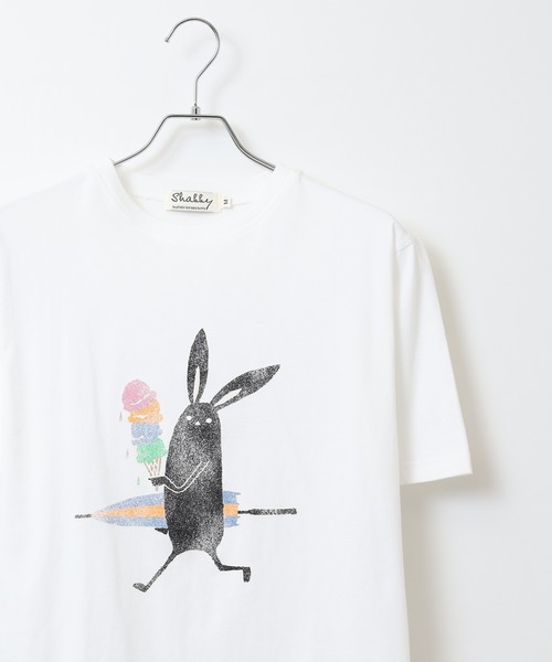 FUNALIVE(ファンアライブ)の「SHABBY プリント半袖Tシャツ unisex(Tシャツ/カットソー・メンズ・サックスブルー/ネイビー/ブラック系1/ブラック系2/イエロー系1/イエロー/オレンジ/アイボリー系1/ネイビー系1/アイボリー/ホワイト系2/ホワイト系1/ブラック/サックスブルー系1/オレンジ系1/オフホワイト・S/M/LL/L)」の2枚目の写真