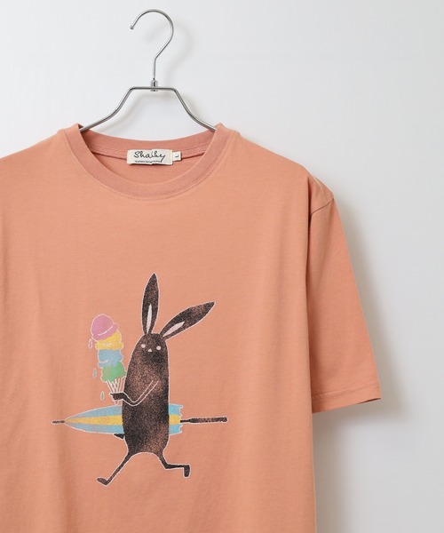 FUNALIVE(ファンアライブ)の「SHABBY プリント半袖Tシャツ unisex(Tシャツ/カットソー・メンズ・サックスブルー/ネイビー/ブラック系1/ブラック系2/イエロー系1/イエロー/オレンジ/アイボリー系1/ネイビー系1/アイボリー/ホワイト系2/ホワイト系1/ブラック/サックスブルー系1/オレンジ系1/オフホワイト・S/M/LL/L)」の15枚目の写真