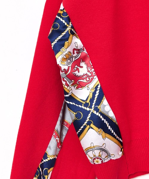 AULA AILA（アウラアイラ）の「スカーフプリント2WAYニット（スウェット・レディース・ブラック/レッド/ネイビー・0）」の13枚目の写真