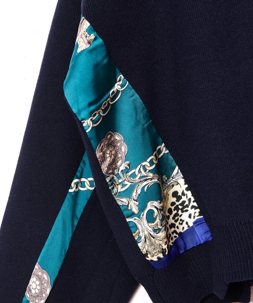 AULA AILA（アウラアイラ）の「スカーフプリント2WAYニット（スウェット・レディース・ブラック/レッド/ネイビー・0）」の12枚目の写真