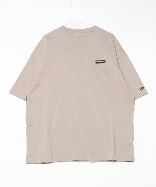 NEW ERA(ニューエラ)の「ニューエラ SS OS CT TEE ZOOM UP LOGO RGRY 251(Tシャツ/カットソー・メンズ・ベージュ・3L/S/M/L/LL)」の1枚目の写真