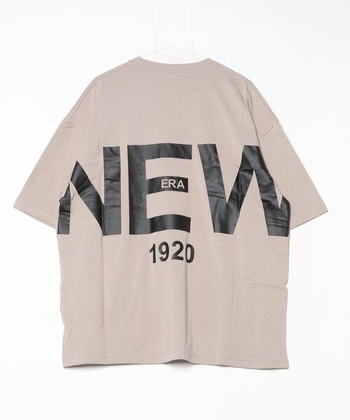 NEW ERA(ニューエラ)の「ニューエラ SS OS CT TEE ZOOM UP LOGO RGRY 251(Tシャツ/カットソー・メンズ・ベージュ・3L/S/M/L/LL)」の2枚目の写真
