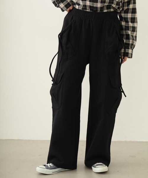 MILKFED.(ミルクフェド)の「GATHERED POCKET SWEAT CARGO PANTS(スウェットパンツ・レディース・ブラック/オリーブ/オートミール・S/M)」の2枚目の写真