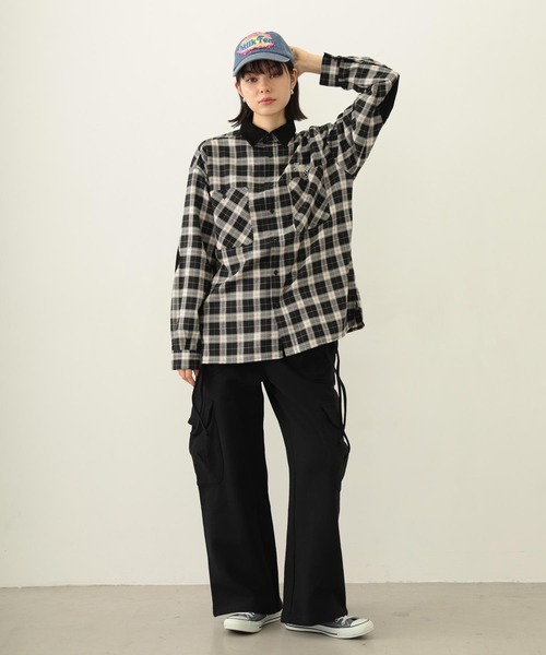 MILKFED.(ミルクフェド)の「GATHERED POCKET SWEAT CARGO PANTS(スウェットパンツ・レディース・ブラック/オリーブ/オートミール・S/M)」の9枚目の写真
