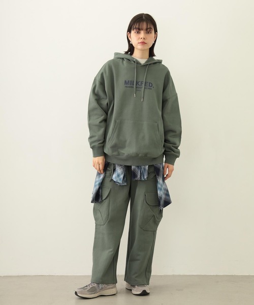MILKFED.(ミルクフェド)の「GATHERED POCKET SWEAT CARGO PANTS(スウェットパンツ・レディース・ブラック/オリーブ/オートミール・S/M)」の12枚目の写真