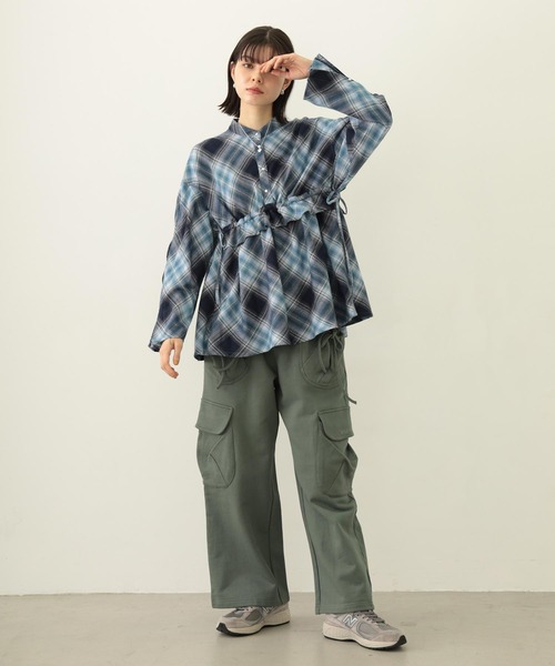 MILKFED.(ミルクフェド)の「GATHERED POCKET SWEAT CARGO PANTS(スウェットパンツ・レディース・ブラック/オリーブ/オートミール・S/M)」の14枚目の写真