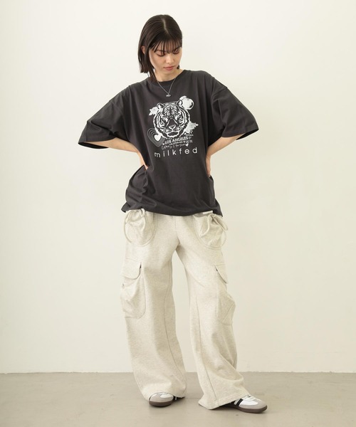 MILKFED.(ミルクフェド)の「GATHERED POCKET SWEAT CARGO PANTS(スウェットパンツ・レディース・ブラック/オリーブ/オートミール・S/M)」の20枚目の写真