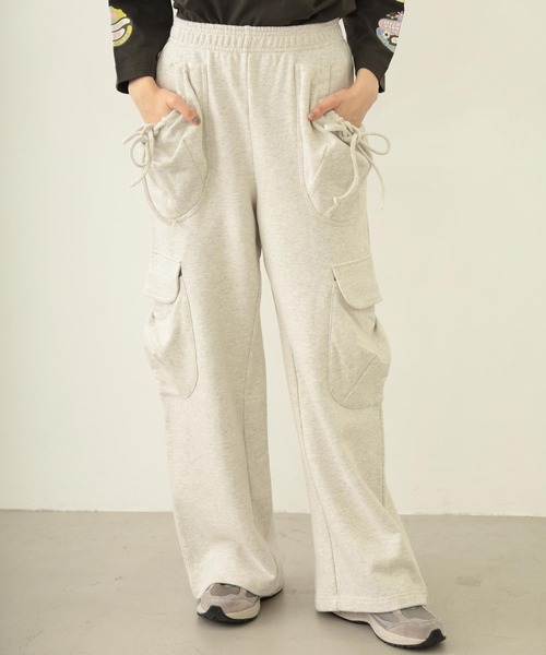 MILKFED.(ミルクフェド)の「GATHERED POCKET SWEAT CARGO PANTS(スウェットパンツ・レディース・ブラック/オリーブ/オートミール・S/M)」の16枚目の写真