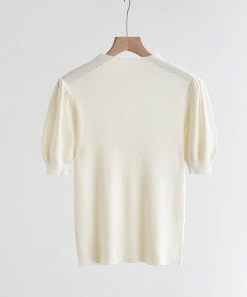 maison de LATIR(メゾンドラティール)の「夏でもきちんと感。半袖サマーニット夏服リブトップス。パフスリーブで美シルエットビジネスにも◎きれいめフェミニンスタイル(Tシャツ/カットソー・レディース・ベージュ/ホワイト/ブラック/グレー/ブラウン/ピンク/モカ/グリーン・FREE)」の12枚目の写真