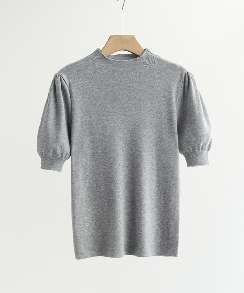 maison de LATIR(メゾンドラティール)の「夏でもきちんと感。半袖サマーニット夏服リブトップス。パフスリーブで美シルエットビジネスにも◎きれいめフェミニンスタイル(Tシャツ/カットソー・レディース・ベージュ/ホワイト/ブラック/グレー/ブラウン/ピンク/モカ/グリーン・FREE)」の19枚目の写真