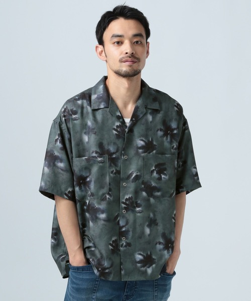 BAYFLOW(ベイフロー)の「【接触冷感】オープンカラー半袖柄シャツ(シャツ/ブラウス・メンズ・グリーン/ネイビー・MEDIUM/LARGE)」の1枚目の写真