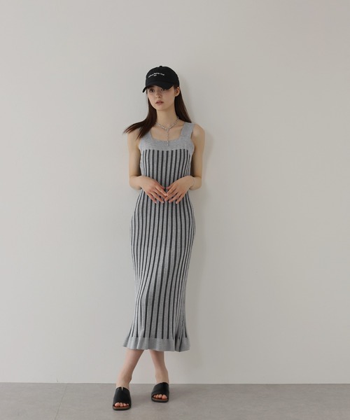 J by blue(ジェイバイブルー)の「ワイドリブマーメイドワンピース(ワンピース・レディース・グレー/ベージュ・MEDIUM)」の8枚目の写真