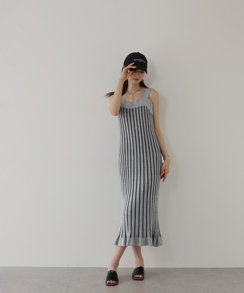 J by blue(ジェイバイブルー)の「ワイドリブマーメイドワンピース(ワンピース・レディース・グレー/ベージュ・MEDIUM)」の9枚目の写真