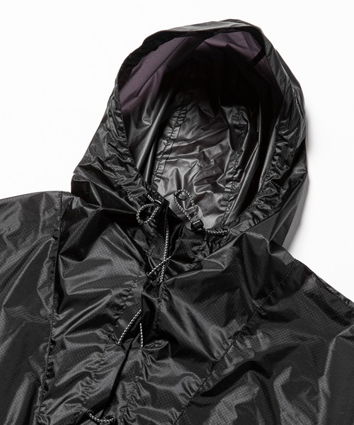 meanswhile（ミーンズワイル）の「Cordura Ripstop Packable Poncho（ポンチョ・メンズ・ブラック/グレー・FREE）」の5枚目の写真