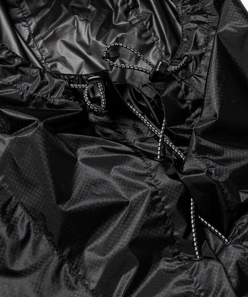 meanswhile（ミーンズワイル）の「Cordura Ripstop Packable Poncho（ポンチョ・メンズ・ブラック/グレー・FREE）」の6枚目の写真