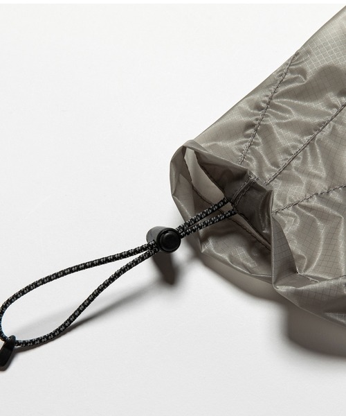 meanswhile（ミーンズワイル）の「Cordura Ripstop Packable Poncho（ポンチョ・メンズ・ブラック/グレー・FREE）」の16枚目の写真