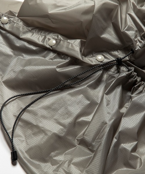 meanswhile（ミーンズワイル）の「Cordura Ripstop Packable Poncho（ポンチョ・メンズ・ブラック/グレー・FREE）」の19枚目の写真