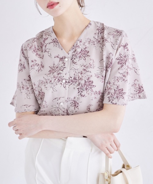 tocco closet(トッコ クローゼット)の「パール釦Vネックフレアスリーブブラウス(シャツ/ブラウス・レディース・オフホワイト/ピンク/ホワイト・M)」の3枚目の写真