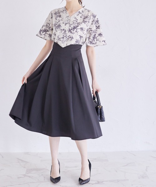 tocco closet(トッコ クローゼット)の「パール釦Vネックフレアスリーブブラウス(シャツ/ブラウス・レディース・オフホワイト/ピンク/ホワイト・M)」の4枚目の写真