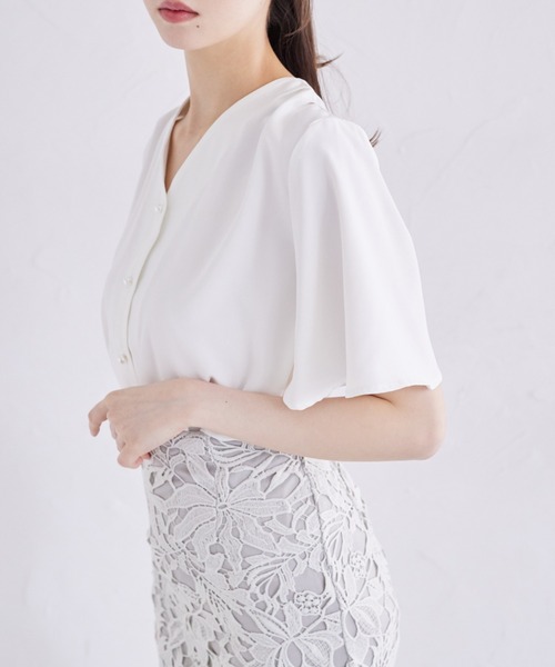 tocco closet(トッコ クローゼット)の「パール釦Vネックフレアスリーブブラウス(シャツ/ブラウス・レディース・オフホワイト/ピンク/ホワイト・M)」の12枚目の写真