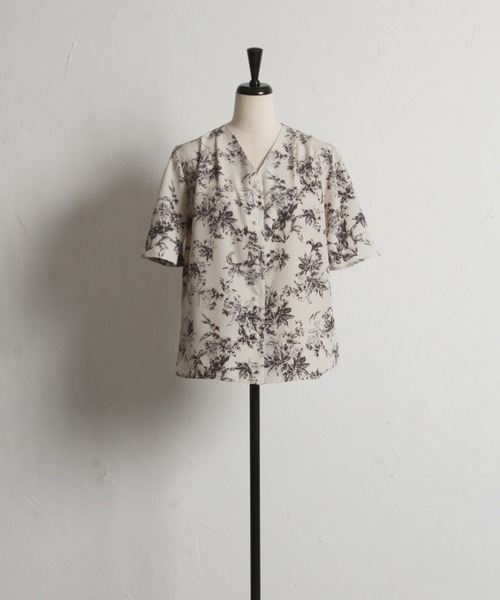 tocco closet(トッコ クローゼット)の「パール釦Vネックフレアスリーブブラウス(シャツ/ブラウス・レディース・オフホワイト/ピンク/ホワイト・M)」の22枚目の写真