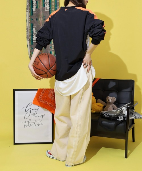 NERDY(ノルディ)の「カラーブロックウーブンウォームアップ(Tシャツ/カットソー・メンズ・ブラック/カーキ・S/M/L)」の7枚目の写真