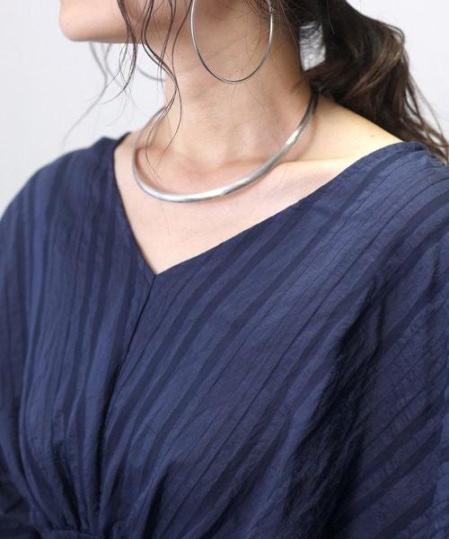 Aletta vita（アレッタビータ）の「シアーストライプ袖ドロストブラウス（シャツ/ブラウス・レディース・ネイビー/オフホワイト・M）」の11枚目の写真