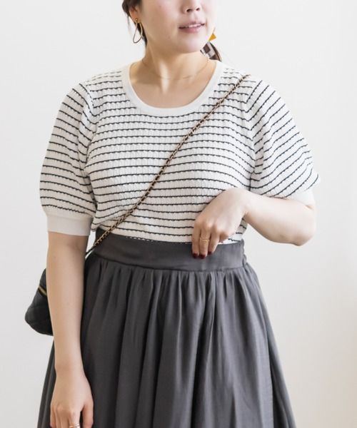 CLETTE(クレット)の「クルーネックパフスリーブニット(ニット/セーター・レディース・ホワイト系その他/ベージュ系その他/オフホワイト/ブラック・LL/3L/4L)」の3枚目の写真