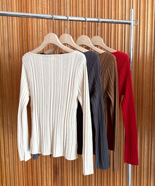 Doux archives（ドゥアルシーヴ）の「ボートネックランダムリブニット（ニット/セーター・レディース・レッド/キャメル/アイボリー/チャコールグレー・FREE）」の14枚目の写真