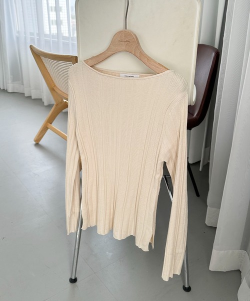 Doux archives（ドゥアルシーヴ）の「ボートネックランダムリブニット（ニット/セーター・レディース・レッド/キャメル/アイボリー/チャコールグレー・FREE）」の9枚目の写真