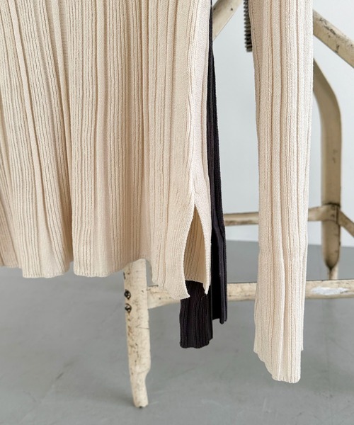 Doux archives（ドゥアルシーヴ）の「ボートネックランダムリブニット（ニット/セーター・レディース・レッド/キャメル/アイボリー/チャコールグレー・FREE）」の19枚目の写真