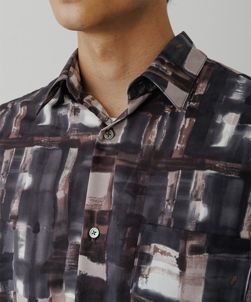 ADAM ET ROPE'(アダムエロペ)の「アソート ビッグシルエット レギュラーカラーシャツ(シャツ/ブラウス・メンズ・スミクロ/ブラック系その他/ブラウン系その他2/イエロー系その他2/ブラック系その他2・M/L)」の10枚目の写真