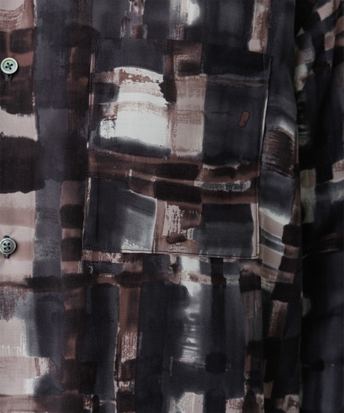 ADAM ET ROPE'(アダムエロペ)の「アソート ビッグシルエット レギュラーカラーシャツ(シャツ/ブラウス・メンズ・スミクロ/ブラック系その他/ブラウン系その他2/イエロー系その他2/ブラック系その他2・M/L)」の11枚目の写真