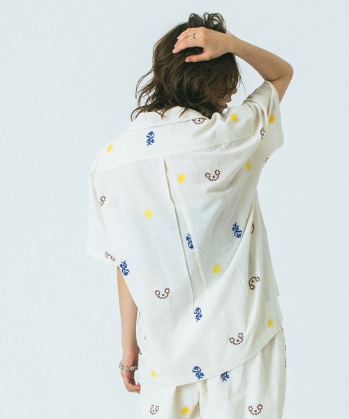 Rosebud シャツ　ブラウス セール】(HLAADA for ROSEBUD)FLOWER LINE SHORT SLEEVE SHIRTS