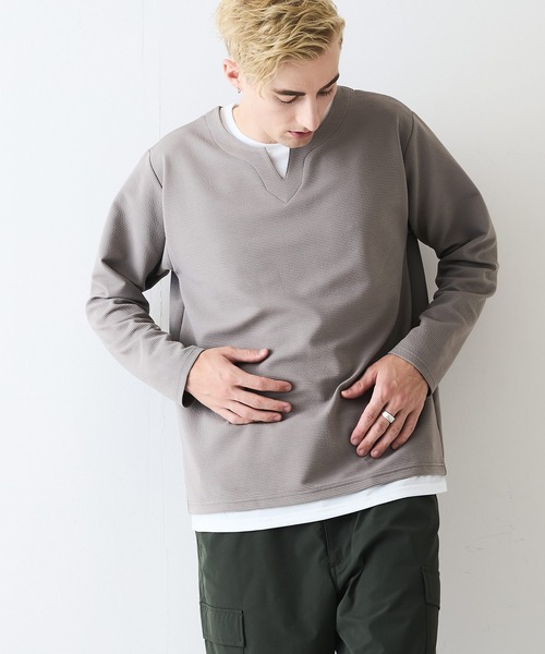 Blue Standard (ブルースタンダード)の「【Blue Standard/ブルースタンダード】ドライリップル フェイクレイヤード キーネックロンT カットソー 吸水速乾 ストレッチ イージーケア さらさら快適 晩夏初秋(Tシャツ/カットソー・メンズ・ブラック/ホワイト/ライトグレー・MEDIUM/LARGE/X-LARGE)」の12枚目の写真
